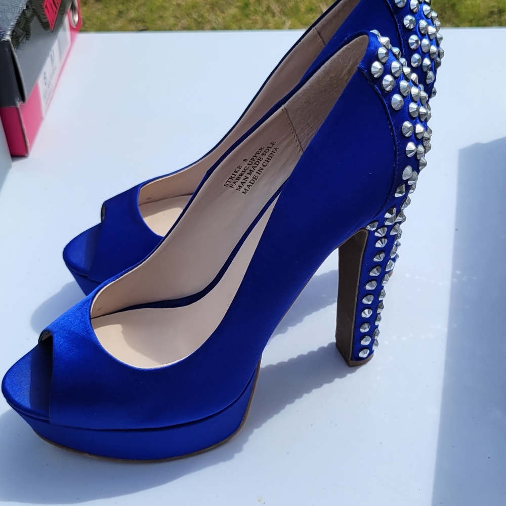 Zigi Soho Blue Peep Toe Heels with Silver Accents
